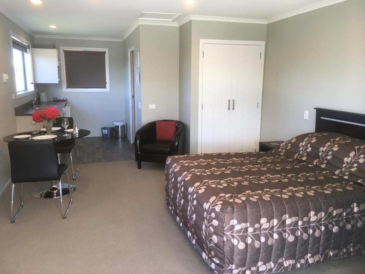 Kingswood Motel Waimate Kültér fotó